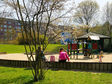 Bunte Ostereiersuche für Mieter in Plauen